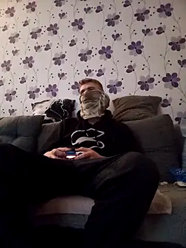 Snapshot of ThePython666 chatting on 10-28-25, 03:40 ThePython666 online show from 10-28-25, 03:40