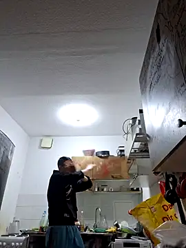 Snapshot of ThePython666 chatting on 11-15-25, 07:12 ThePython666 online show from 11-15-25, 07:12