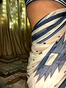 Snapshot of lustyindiancouple chatting on 10-07-25, 03:46 lustyindiancouple online show from 10-07-25, 03:46