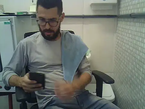 pdasgyn online show from 04-15-26, 05:39