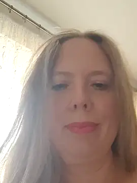 Snapshot of Irina3718 chatting on 09-11-25, 01:11 Irina3718 online show from 09-11-25, 01:11