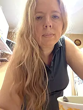Snapshot of Irina3718 chatting on 06-03-26, 03:06 Irina3718 online show from 06-03-26, 03:06