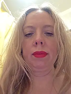 Snapshot of Irina3718 chatting on 06-15-26, 06:29 Irina3718 online show from 06-15-26, 06:29