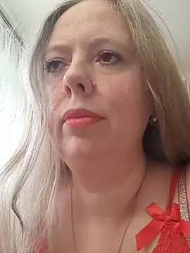 Snapshot of Irina3718 chatting on 10-04-25, 01:01 Irina3718 online show from 10-04-25, 01:01