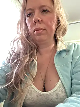 Snapshot of Irina3718 chatting on 04-29-26, 02:54 Irina3718 online show from 04-29-26, 02:54