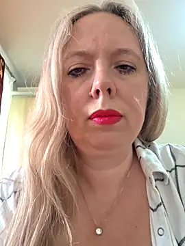 Snapshot of Irina3718 chatting on 04-19-26, 12:39 Irina3718 online show from 04-19-26, 12:39