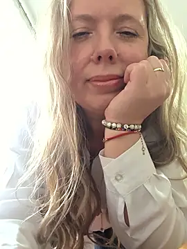 Irina3718 online show from 01-11-26, 12:01