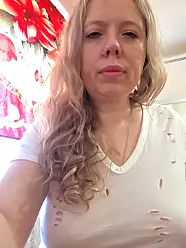 Snapshot of Irina3718 chatting on 05-16-26, 07:29 Irina3718 online show from 05-16-26, 07:29