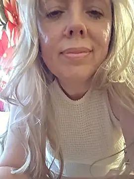 Snapshot of Irina3718 chatting on 06-18-26, 03:17 Irina3718 online show from 06-18-26, 03:17