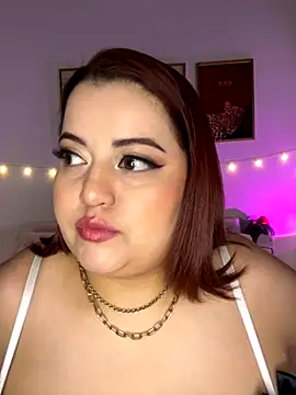 Snapshot of PaulaMarin chatting on 10-25-25, 01:27 PaulaMarin online show from 10-25-25, 01:27