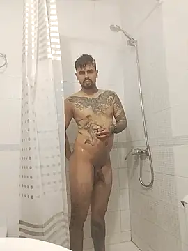 Snapshot of crazyweelove chatting on 03-18-25, 12:19 crazyweelove online show from 03-18-25, 12:19