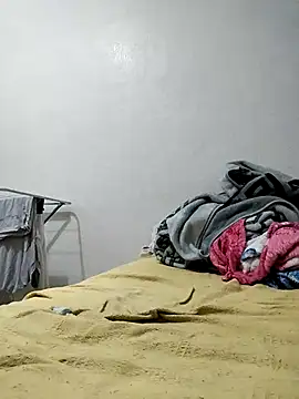 Snapshot of crazyweelove chatting on 03-18-25, 10:48 crazyweelove online show from 03-18-25, 10:48