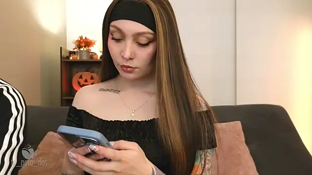 Snapshot of Te_para_2 chatting on 10-23-25, 01:54 Te para 2 online show from 10-23-25, 01:54