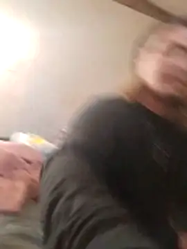 Snapshot of loverbugs21 chatting on 11-04-25, 08:56 loverbugs21 online show from 11-04-25, 08:56