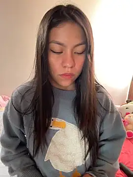 Snapshot of -Selene- chatting on 02-16-26, 07:23 -Selene- online show from 02-16-26, 07:23