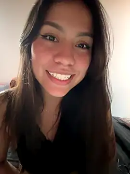 Snapshot of -Selene- chatting on 11-20-25, 10:09 -Selene- online show from 11-20-25, 10:09