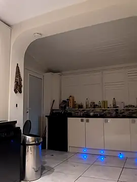 Snapshot of Nick-Ox chatting on 03-20-25, 11:02 Nick-Ox online show from 03-20-25, 11:02