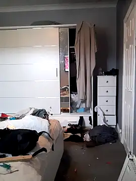 Snapshot of Nick-Ox chatting on 10-12-25, 12:28 Nick-Ox online show from 10-12-25, 12:28