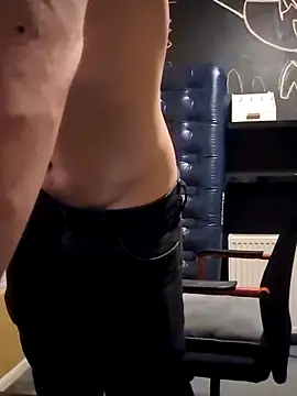 Snapshot of Nick-Ox chatting on 03-21-25, 08:18 Nick-Ox online show from 03-21-25, 08:18