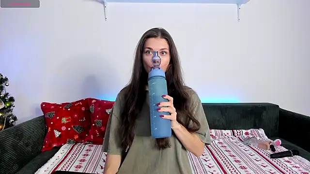 Eva McCoy online show from 12-15-25, 09:48