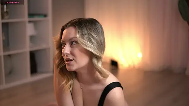 Snapshot of AnnastasiaMills chatting on 02-09-26, 10:19 AnnastasiaMills online show from 02-09-26, 10:19