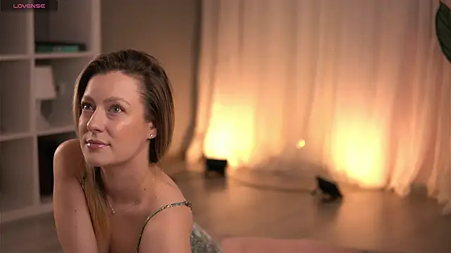 Snapshot of AnnastasiaMills chatting on 02-19-26, 07:33 AnnastasiaMills online show from 02-19-26, 07:33