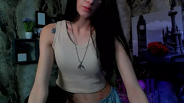 Snapshot of LanaTey chatting on 10-17-25, 01:13 LanaTey online show from 10-17-25, 01:13