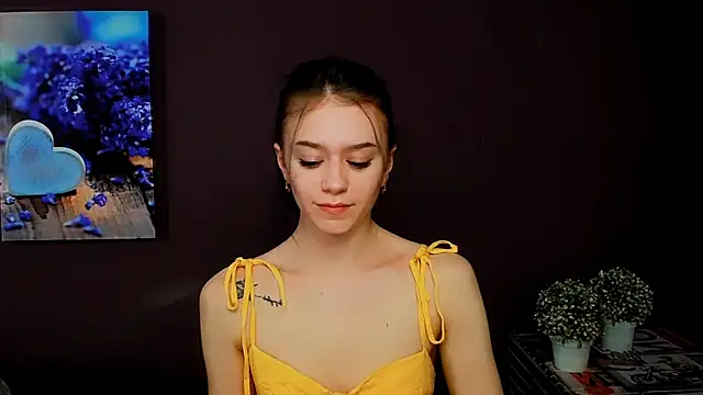 Snapshot of LanaTey chatting on 03-20-25, 01:37 LanaTey online show from 03-20-25, 01:37