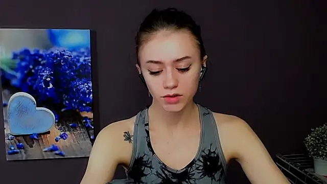 Snapshot of LanaTey chatting on 03-12-25, 04:02 LanaTey online show from 03-12-25, 04:02