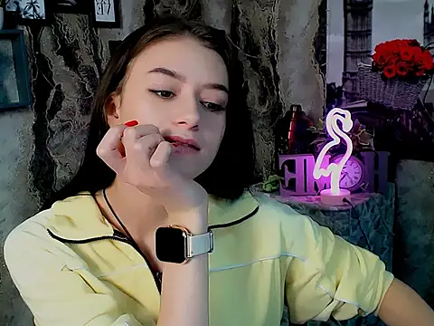 Snapshot of LanaTey chatting on 10-12-25, 11:00 LanaTey online show from 10-12-25, 11:00