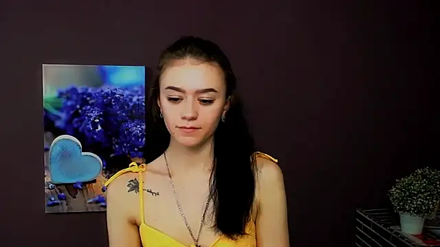 Snapshot of LanaTey chatting on 03-10-25, 11:55 LanaTey online show from 03-10-25, 11:55