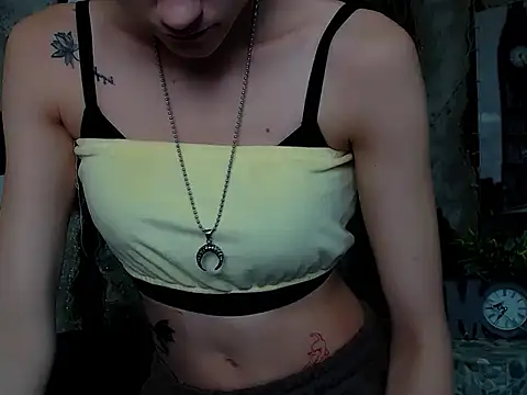 Snapshot of LanaTey chatting on 10-16-25, 03:53 LanaTey online show from 10-16-25, 03:53