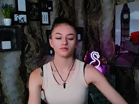 Snapshot of LanaTey chatting on 09-24-25, 09:38 LanaTey online show from 09-24-25, 09:38