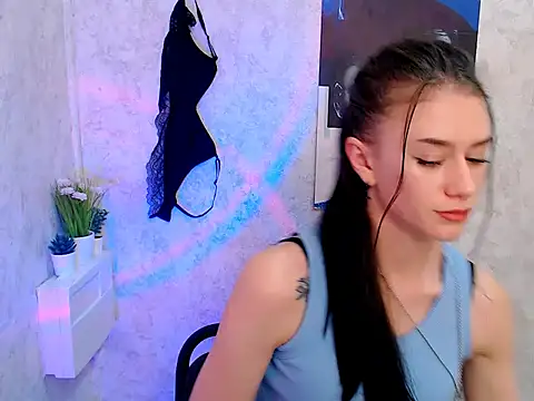 Snapshot of LanaTey chatting on 12-14-25, 10:04 LanaTey online show from 12-14-25, 10:04