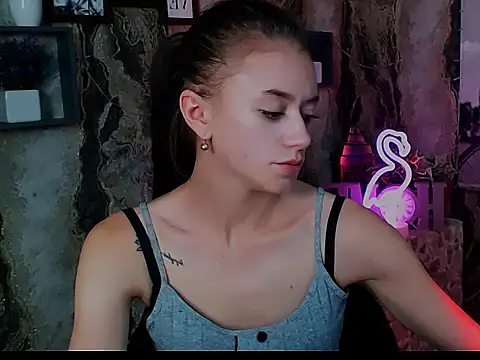 Snapshot of LanaTey chatting on 09-27-25, 01:28 LanaTey online show from 09-27-25, 01:28