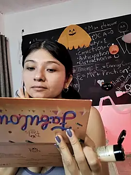 Guadalupe Lopez online show from 10-31-25, 10:34