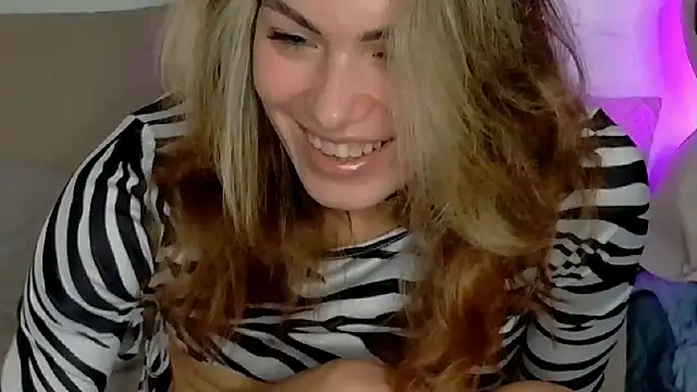 SweetDarling7 online show from 12-02-25, 10:39