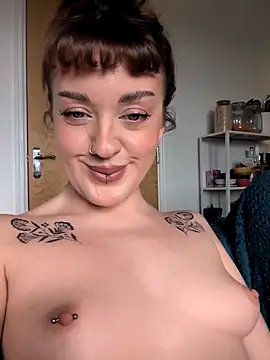 Petite Juicy Olive online show from 05-11-26, 09:43