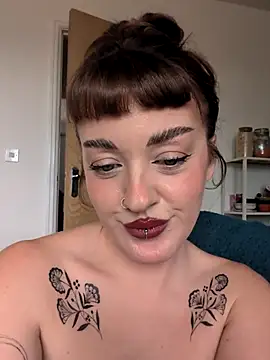 Petite Juicy Olive online show from 05-08-26, 09:46