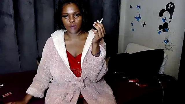 Snapshot of LustyDeziree1 chatting on 10-21-25, 09:25 LustyDeziree1 online show from 10-21-25, 09:25