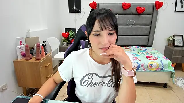 Tania Duque online show from 03-12-26, 02:10