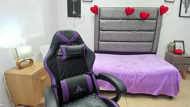 Tania Duque online show from 04-16-26, 03:02