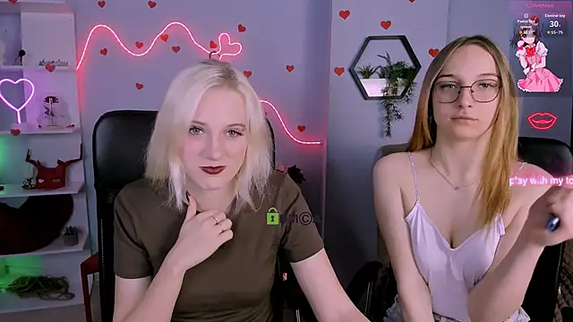 madam uliis online show from 04-28-26, 01:04