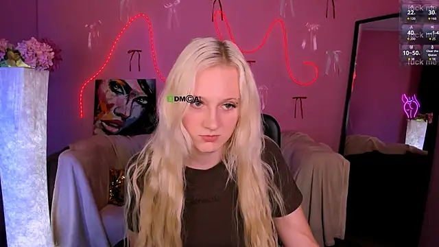 madam uliis online show from 04-14-26, 09:47