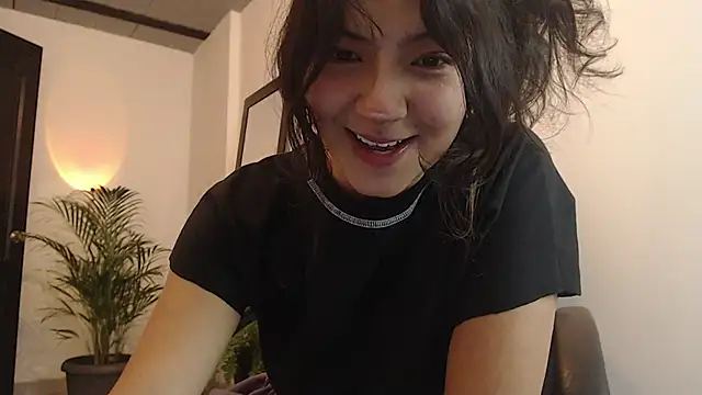 Snapshot of Asaray_T chatting on 05-20-26, 12:29 Asaray T online show from 05-20-26, 12:29