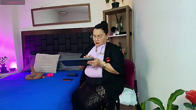 EllenaBoobs  online show from 03-25-26, 03:28