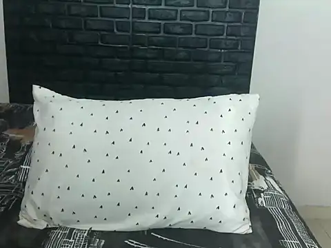 clover cams1874 online show from 12-03-25, 07:57