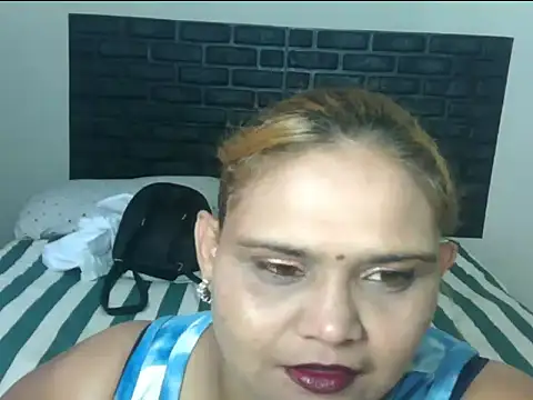 Snapshot of clover_cams1874 chatting on 02-04-26, 07:03 clover cams1874 online show from 02-04-26, 07:03