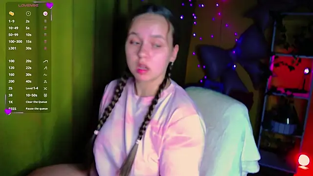 Snapshot of Lilysweet13 chatting on 06-27-26, 11:44 Lilysweet13 online show from 06-27-26, 11:44