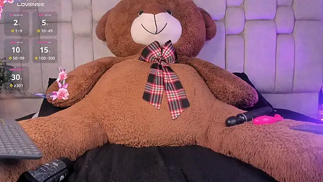 Daia Ortiz online show from 10-06-25, 07:58